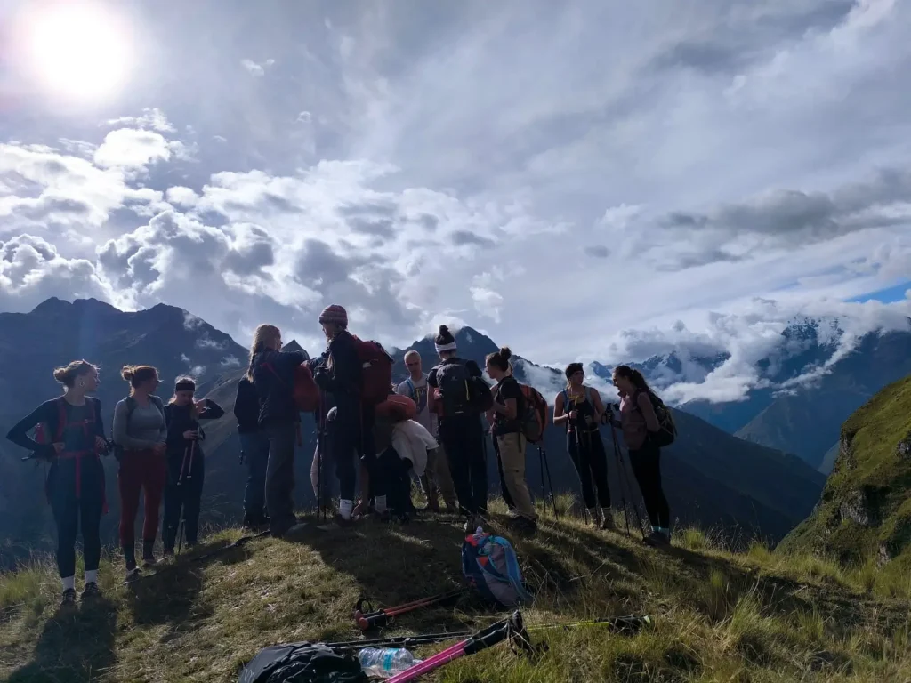 Ancascocha trekking route