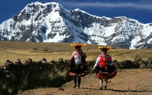 Andean Women and the Majesty of Ausangate