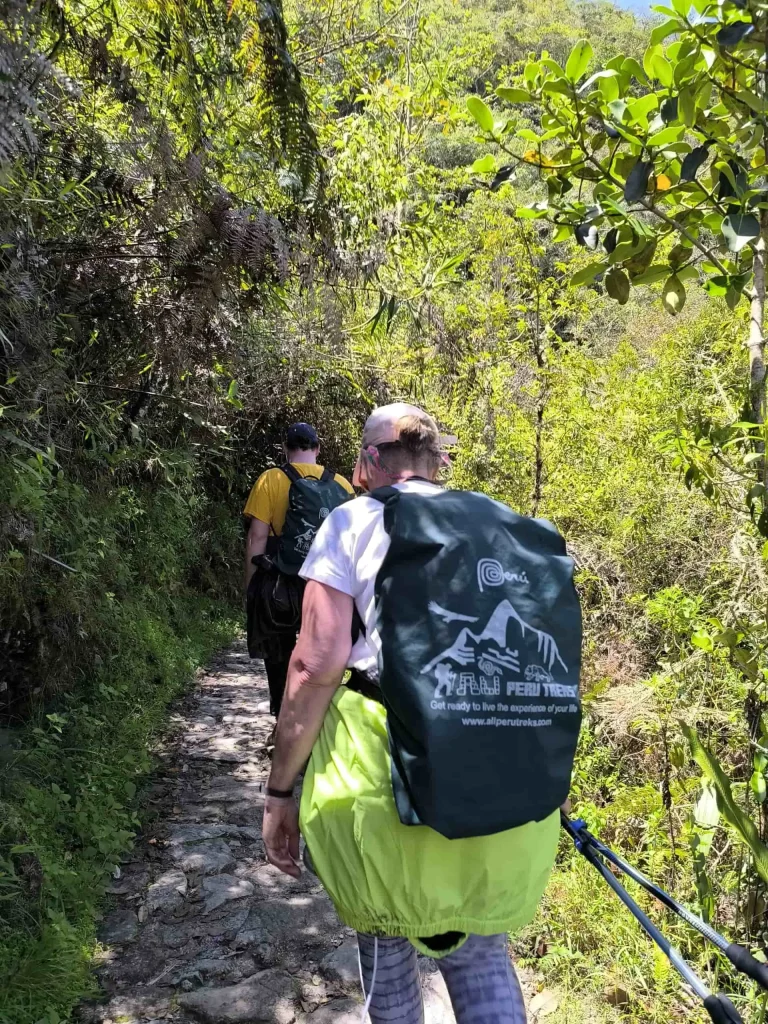 Short Inca Trail with Hotel Hiking Experience in the Cloud Forest